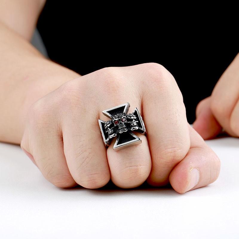 リング 指輪 メンズ ステンレス スリースカルクロスリング サージカルステンレス 三つ頭 ストーン スカル 髑髏 十字架 クロス ユニーク ユニセックス ペア |  | 01