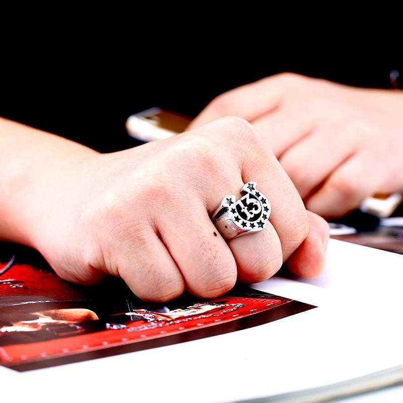 リング 指輪 メンズ ステンレス 馬蹄 13 サージカルステンレス 馬 ウマ 蹄鉄 ナンバー スター 星 ユニーク 個性的 ユニセックス ペア プレゼント |  | 05