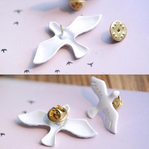 白鳥 ブローチ 鳥 ホワイト 鳥グッズ 鳥雑貨 インコ オウム アクセサリー 和物 和風 スワン 素朴 シンプル ガーリー ナチュラル レディース ギフト |  | 04