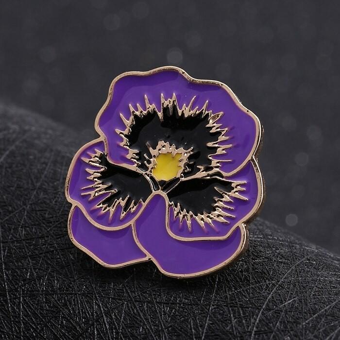 パンジー ブローチ ピンズ 花 ギフト 紫 バイオレット パープル フラワー プレゼント ガーリー 可愛い 大人 結婚式 シンプル レディース おしゃれ ギフト |  | 01