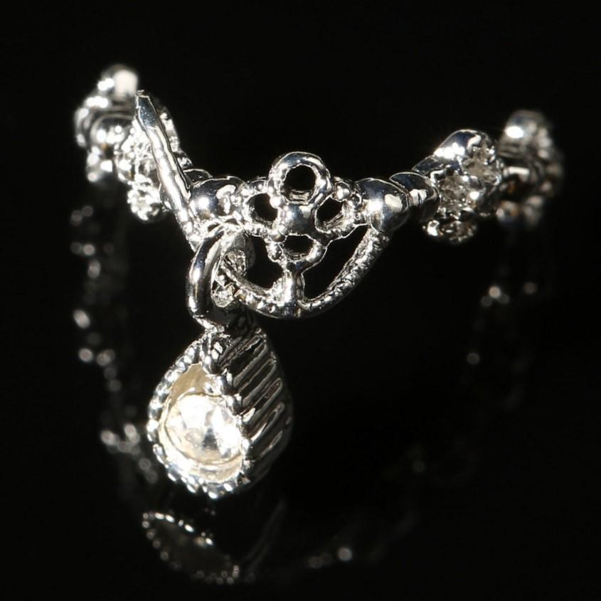 イヤーカフ イヤリング イヤークリップ ラインストーン レディース キラキラ ノンホール ピアス穴不要 金属アレルギー対応 ガーリー 大人 可愛い ストーン |  | 01