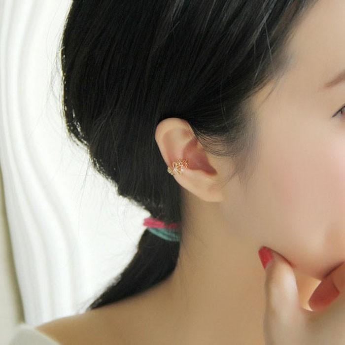Shashi イヤーカフ フラワー 花 クリスタル イヤリング ゴールド フラワー イヤーカフ 花 イヤリング イヤークリップ シルバー