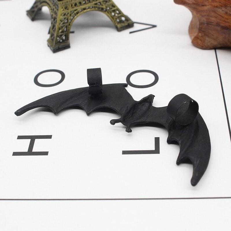 コウモリ イヤーカフ イヤリング ノンホール ハロウィン メンズ ブラック イヤークリップ アレルギーフリー 金属アレルギー パンク 羽 ロック V系 かっこいい |  | 01