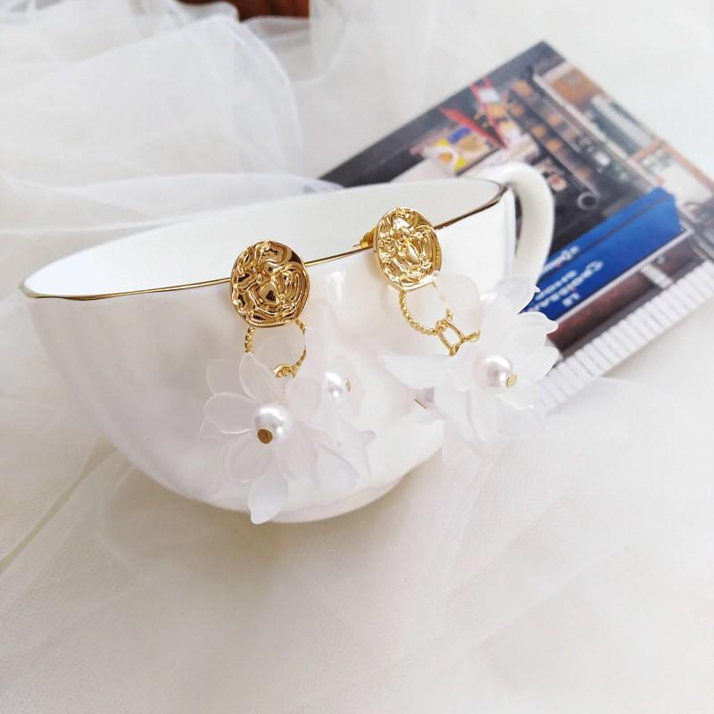 フラワー イヤリング 花 ホワイト 白 イヤーカフ イヤークリップ レディース パール ストーン 真珠 大人 可愛い 結婚式 ギフト プレゼント 披露宴 ウェディング |  | 06