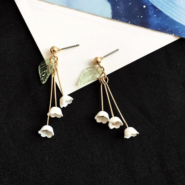 スズラン イヤリング 花 フラワー イヤーカフ ノンホール ホワイト 白 ゴールド イヤークリップ アレルギーフリー 金属アレルギー対応 大人 可愛い 綺麗 揺れる |  | 05