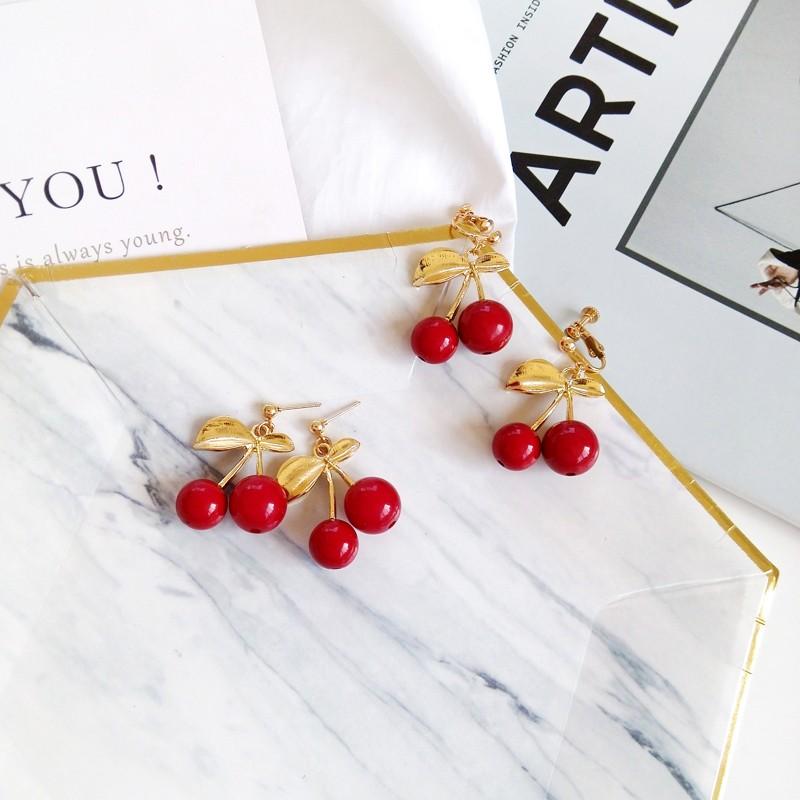 チェリー イヤリング イヤーカフ さくらんぼ ノンホール シルバー ゴールド 花 イヤークリップ アレルギーフリー 金属アレルギー対応 可愛い ポップ ゆるふわ |  | 06