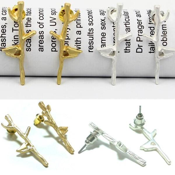 ピアス 鳥 バード 止まり木 小鳥 ペアピアス シルバー ゴールド 鳥グッズ 鳥雑貨 インコ アクセサリー ギフト シンプル プレゼント レディース 可愛い | 