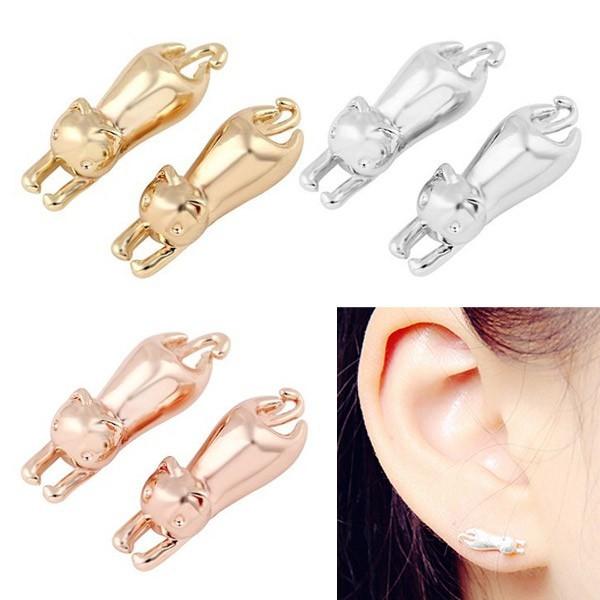 ネコ ピアス 背伸び 猫 ねこ ペアピアス 可愛い 子猫 アクセサリー ガーリー シンプル パーティ ポップ 人気 流行 ギフト 結婚式 披露宴 お呼ばれ | 