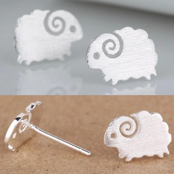 羊 ピアス デフォルメ シープ ペアピアス ヒツジ シルバー 動物 シンプル メンズ レディース ユニセックス 可愛い アクセサリー ヴィンテージ ギフト 人気 Pia 035 ロキシー工房 通販 Yahoo ショッピング