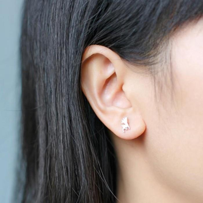 ピアス バンビ スタッドピアス 鹿 シカ 可愛い ビンテージ