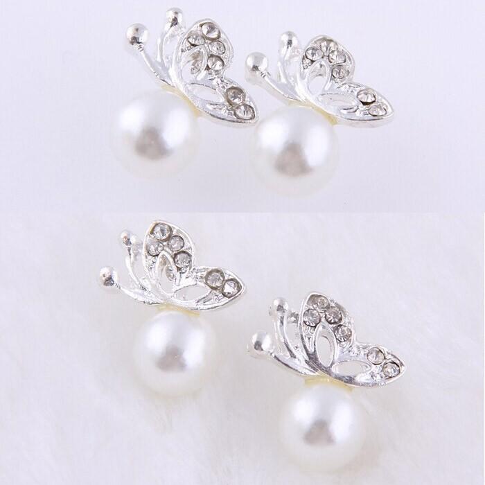 ピアス パール バタフライ スタッドピアス 蝶 シルバー925 silver925 昆虫 虫 可愛い アクセ 大人 レディース ガーリー 結婚式 披露宴 シンプル 真珠 |  | 01