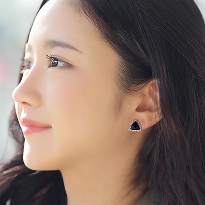 トライアングル ストーン ピアス 三角 シンプル 可愛い ビンテージ アクセサリー 大人 レディース ガーリー シルバー ゴールド ハロウィン イベント パーティ |  | 01