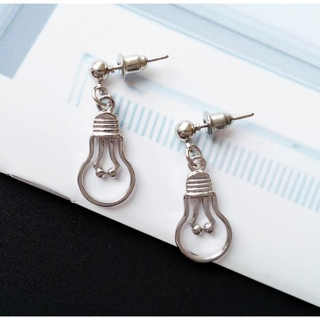 ピアス 電球 レディース メンズ シルエット 揺れる ビンテージ