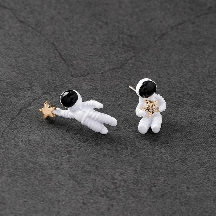 グラデーションリトルウッズ星型レジン♡ピアス　1880 宇宙 ピアス 星 スター 宇宙飛行士 惑星 フィギュア レジン アポロ