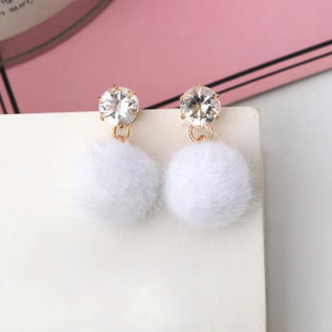 ピアス ぽんぽん ポンポン ハンドメイド ふわふわ 可愛い ラビット