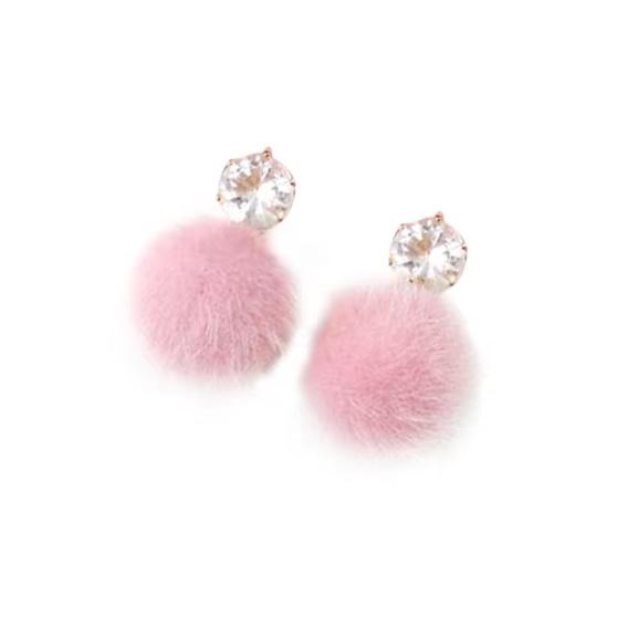 個性溢れるボンボンピアス☆ 個性溢れるボンボンピアス☆