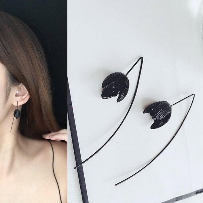 ピアス 黒 花 フラワー ロング 揺れる ジュエリー 女性 レディース フラワー ビンテージ アクセサリー 大人 可愛い ゴシック ゴスロリ ブラック 送料無料 |  | 02