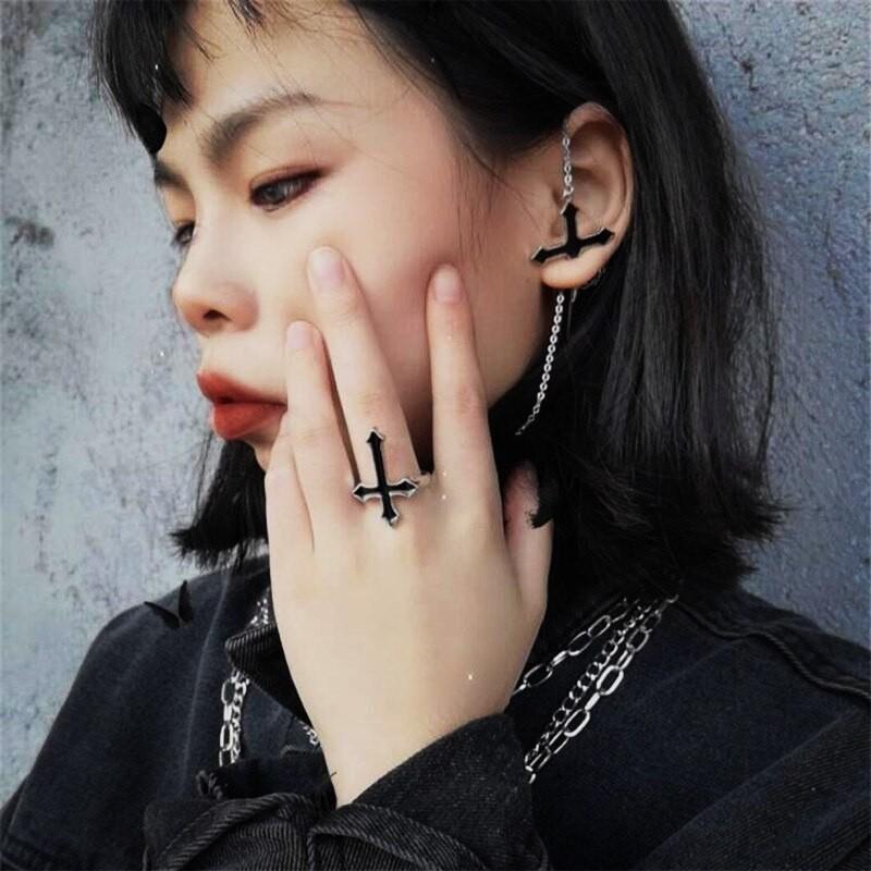 ピアス クロス メンズ 十字架 ユニーク ブラック V系 ゴシック