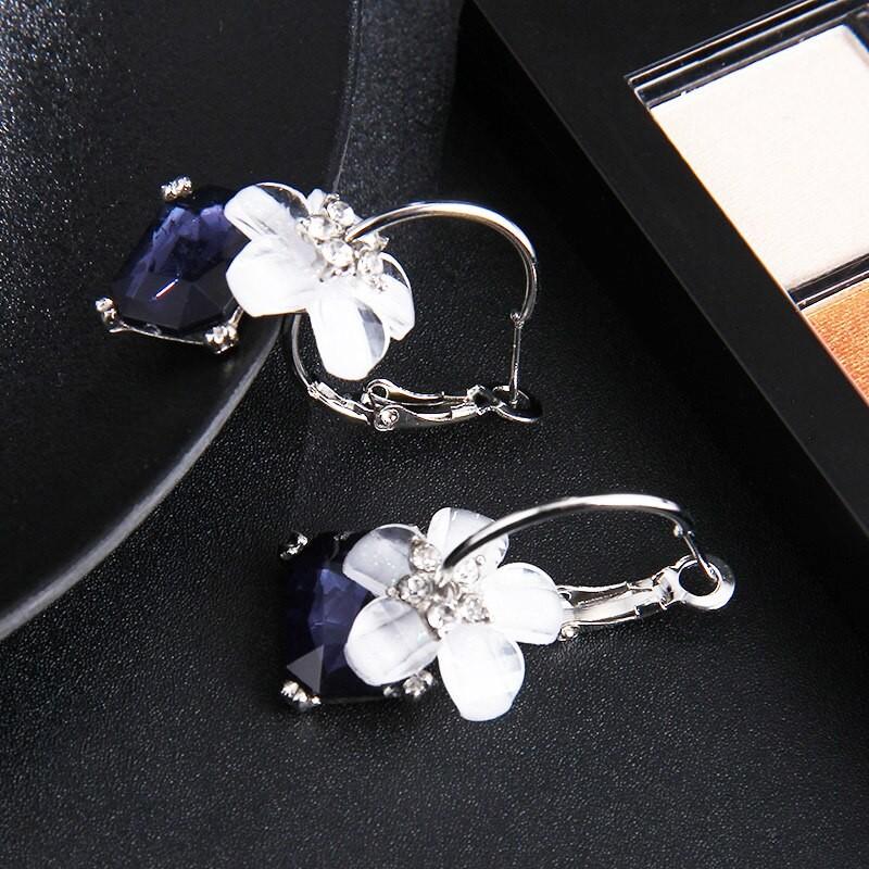 ピアス レディース 花 フラワー ブルー ブラック 青 黒 人気 トレンド