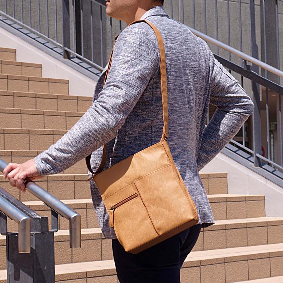 本皮ショルダーバッグ　KYOTO HISAMURA 栃木レザー ハーネスレザー A5 ショルダーバッグ M | 株式会社 和宏