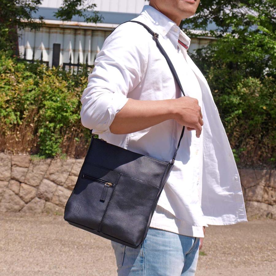 使い込むほどに愛着がわく牛革ショルダーバッグ 京都新装 メンズ 男性