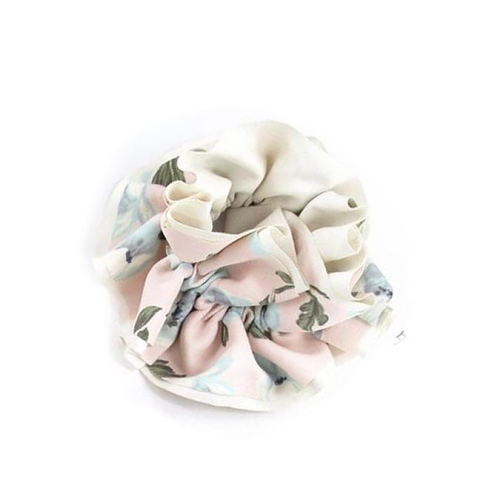 幅広シュシュ、ボタニカルフラワー柄(ホワイト&ブルー)わんちゃん猫