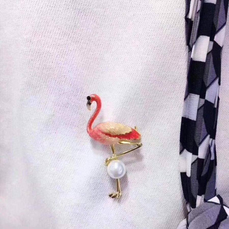 永遠の定番モデル ゼノンソング Zenonsong パールフラミンゴ ブローチフラミンゴ 美しい立ち姿 ハイセンス 合金 ゴールドトーン フラミンゴ Dprd Jatimprov Go Id