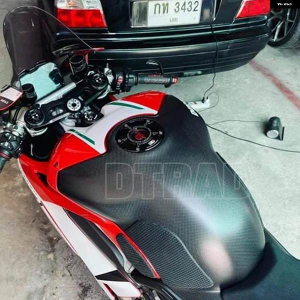 並行輸入品バイク カーボン燃料タンクカバー プロテクター ドゥカティ パニガーレ V4/S/R 2018-2021/ ストリートファイター 2020-2022 アクセサリー_1