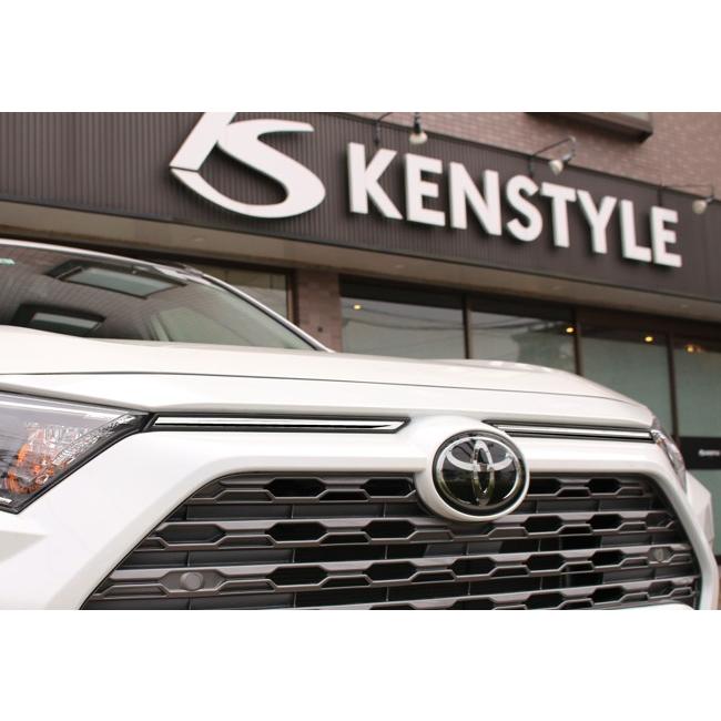 【 RAV4 ハイブリッド可 型式 MXAA52/MXAA54 AXAH52/AXAH54 年式 H31/4-R7/12/16 ※アドベンチャー不可 】 ケンスタイル アッパーグリルメッキモール 左右セット | KENSTYLE | 01