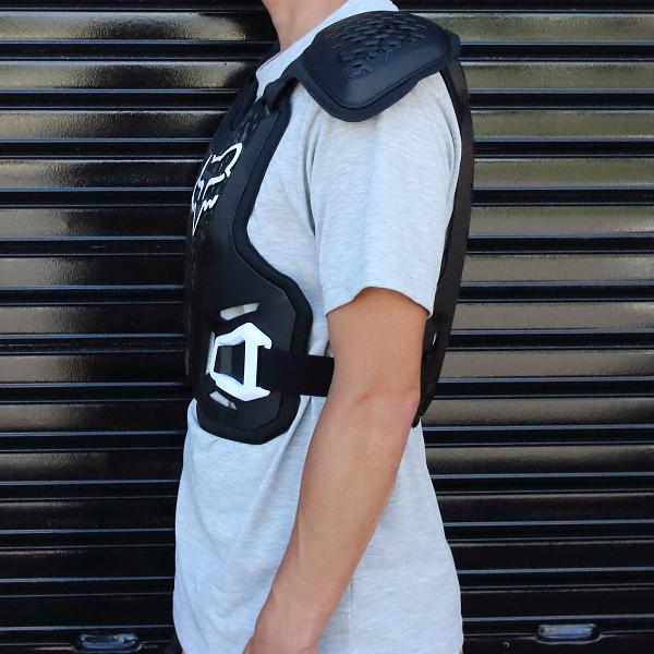 FOX R3 ルーストデフレクター　チェストプロテクター　L/XL FOX R3チェストプロテクター ブラック L/XLサイズ : アールエス