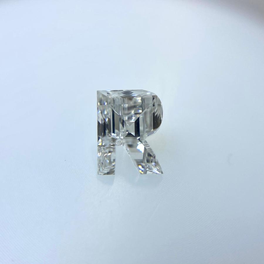 ダイヤモンド！アルファベットRの形！ Fカラー SI2/0.482ct/RT0446/CGL 