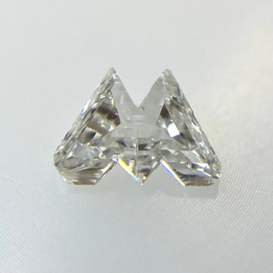 ダイヤモンド！アルファベットW/Mの形！ Gカラー SI1/0.361ct/RT0569 