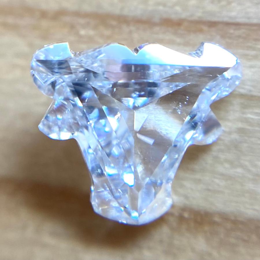 BULL・ユニークシェイプ D/SI1/0.785ct/RT1814/CGLの通販はau PAY 