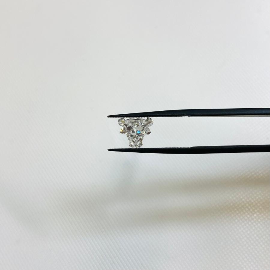 BULL・ユニークシェイプ D/SI1/0.785ct/RT1814/CGLの通販はau PAY 