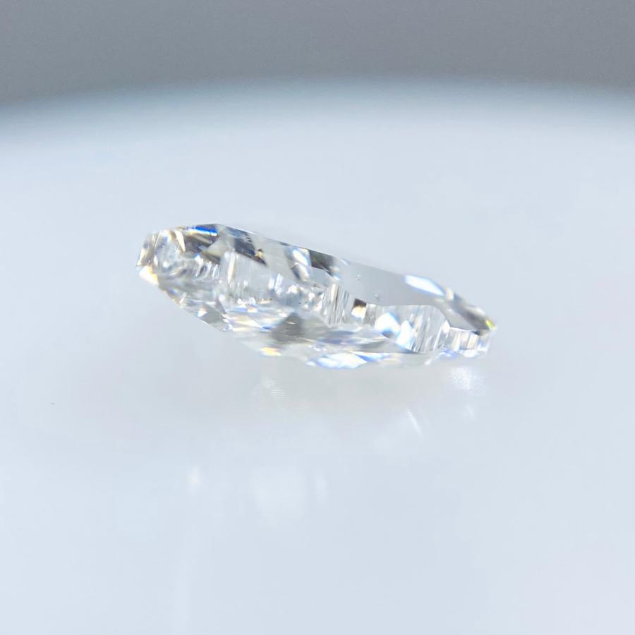 BULL・ユニークシェイプ D/SI1/0.785ct/RT1814/CGLの通販はau PAY 