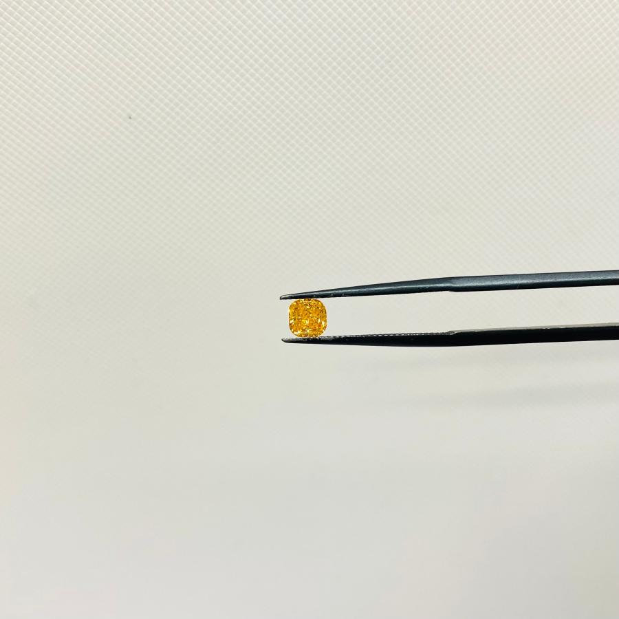 FANCY VIVID YELLOW ORANGE 0.30ct CU/RT2616/GIA_4