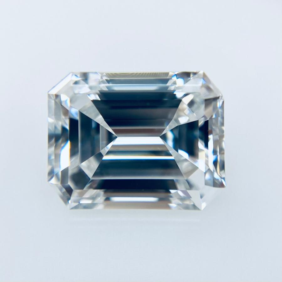 エメラルドカット！ Dカラー VS 2.00ct/RT2661/GIA |  | 02