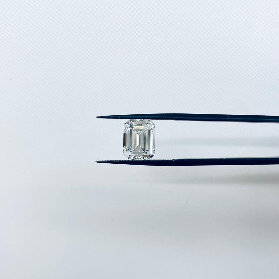 エメラルドカット！ Dカラー VS 2.00ct/RT2661/GIA |  | 04
