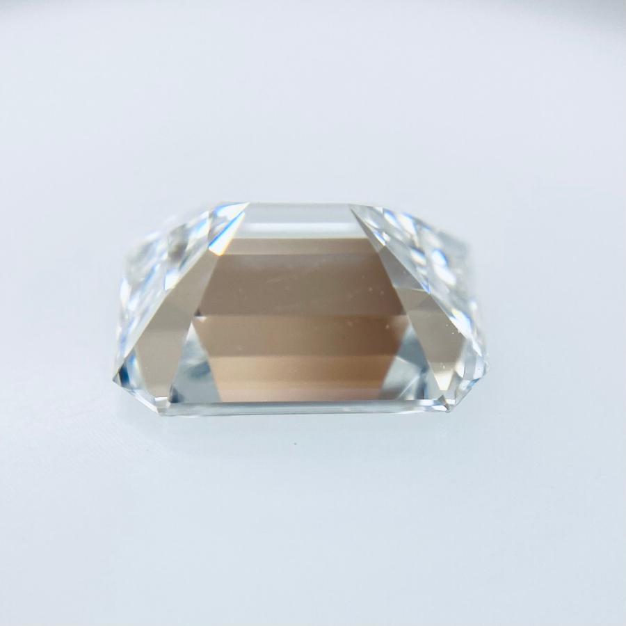 エメラルドカット！ Dカラー VS 2.00ct/RT2661/GIA |  | 07