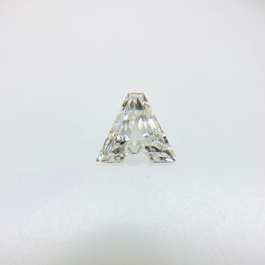 ダイヤモンド！アルファベットAの形！Gカラー SI1/0.342ct/RT2929/CGL