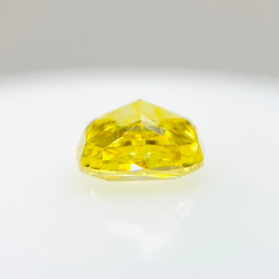 FANCY VIVID YELLOW 1.02ct CU/RT3057/GIA |  | 05