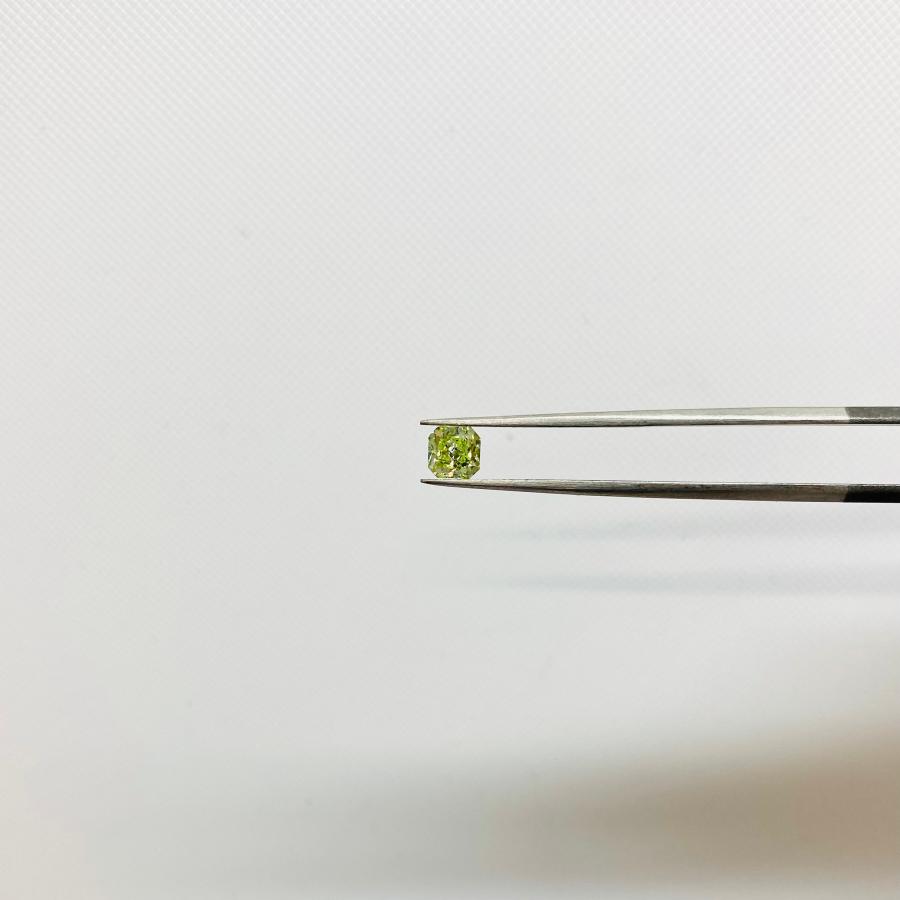 FANCY YELLOW GREEN 0.36ct SQ/RT3248/GIA |  | 03