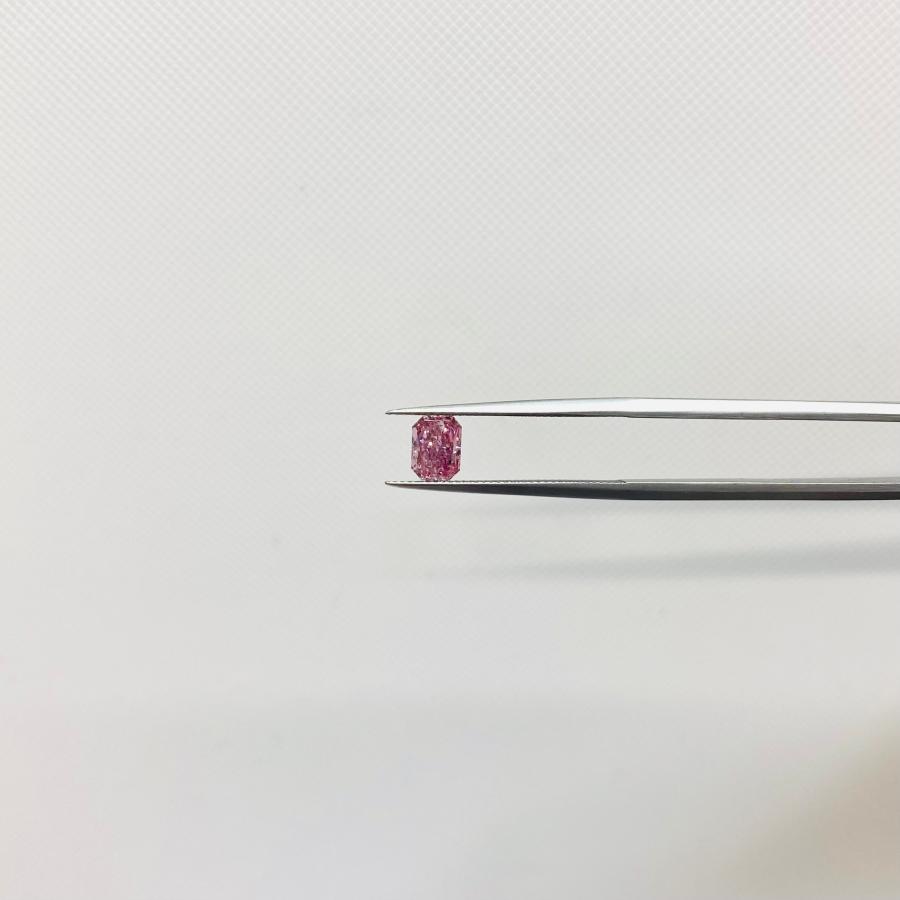 FANCY INTENSE PURPLISH PINK 0.444ct/RCT/RT3301/GIA/CGL |  | 03