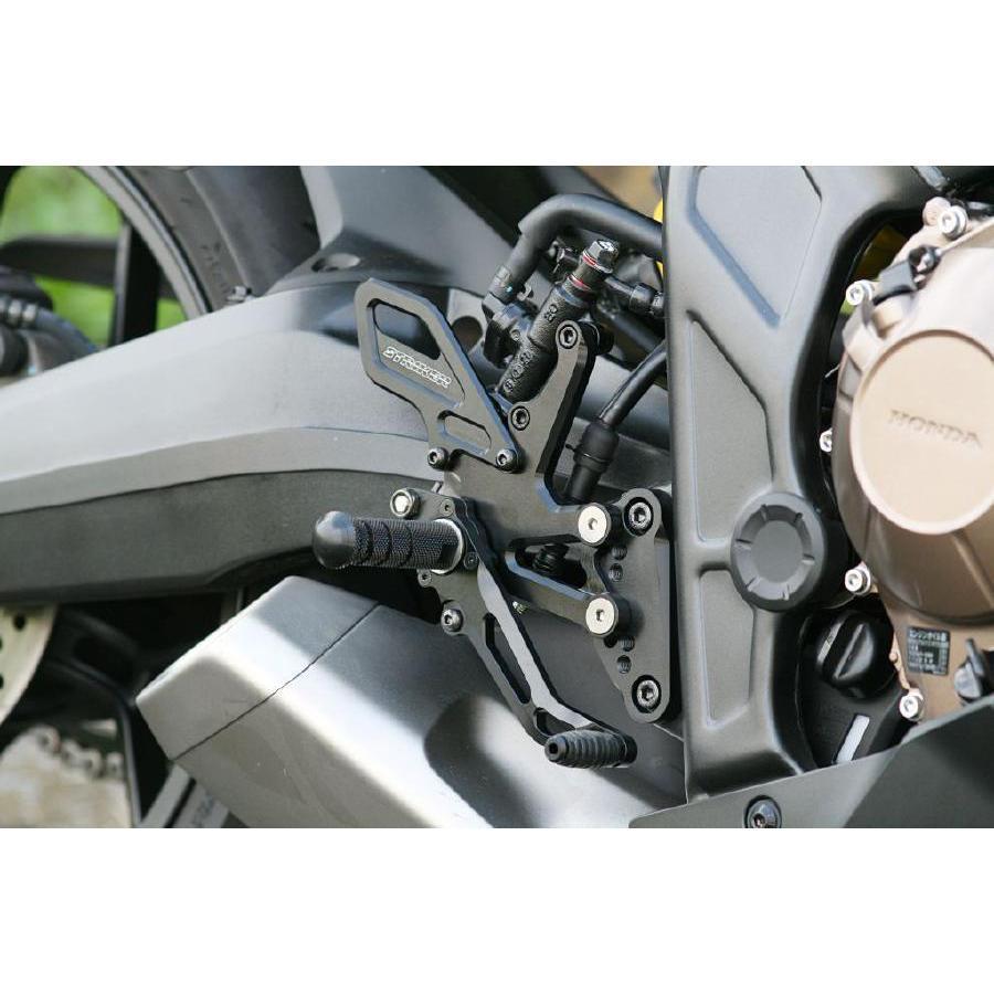 STRIKER (ストライカー) ステップ CBR650R CB650R 4ポジション ブラック スペシャルステップキット SS-AA2149Bの画像