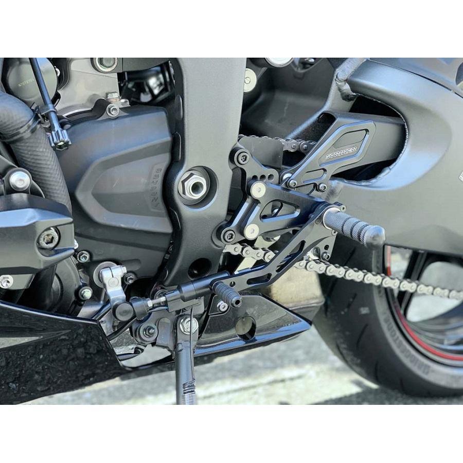 STRIKER (ストライカー) ステップ ZX-6R 6ポジション ブラック スペシャルステップキット SS-AA2152Bの画像