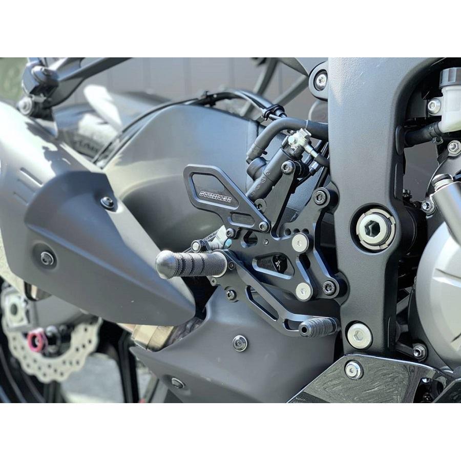 STRIKER (ストライカー) ステップ ZX-6R 6ポジション ブラック スペシャルステップキット SS-AA2152Bの画像