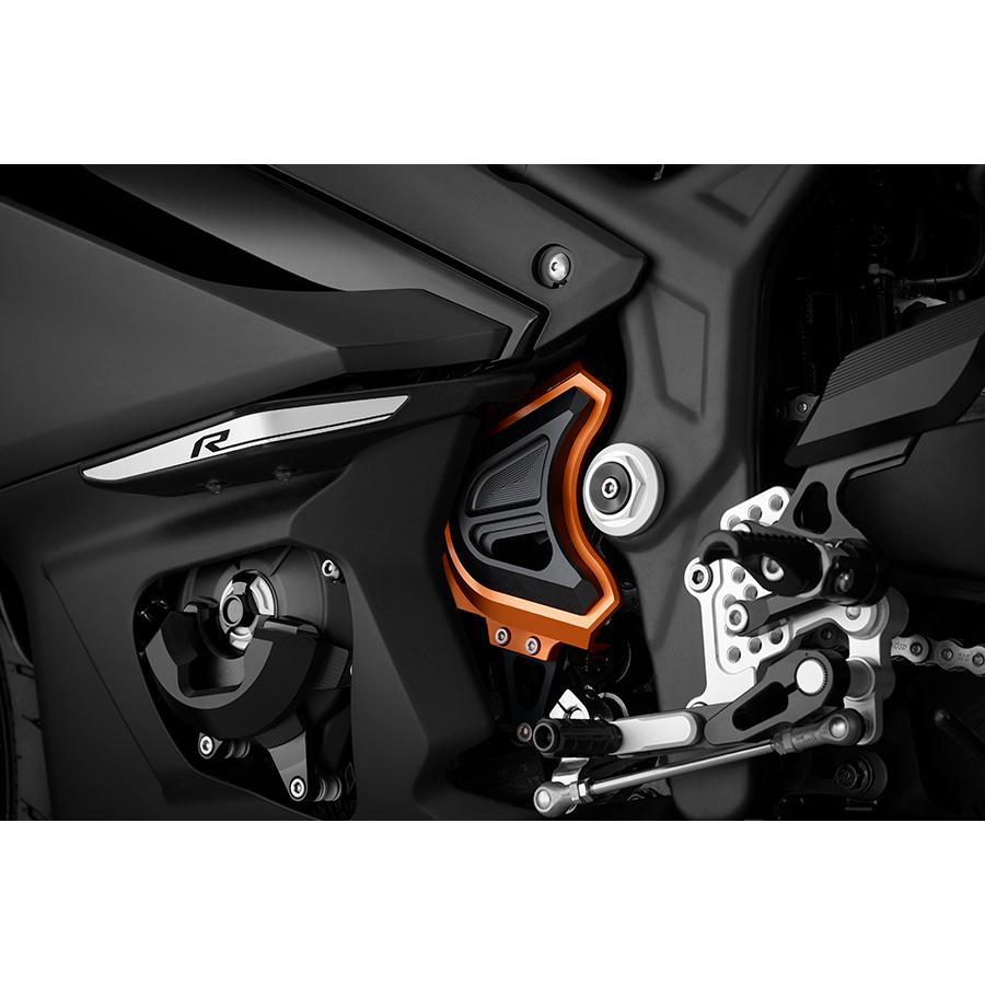 バイカーズ フロントスプロケットカバー オレンジゴールド YZF-R25 R3 MT-25 03の画像