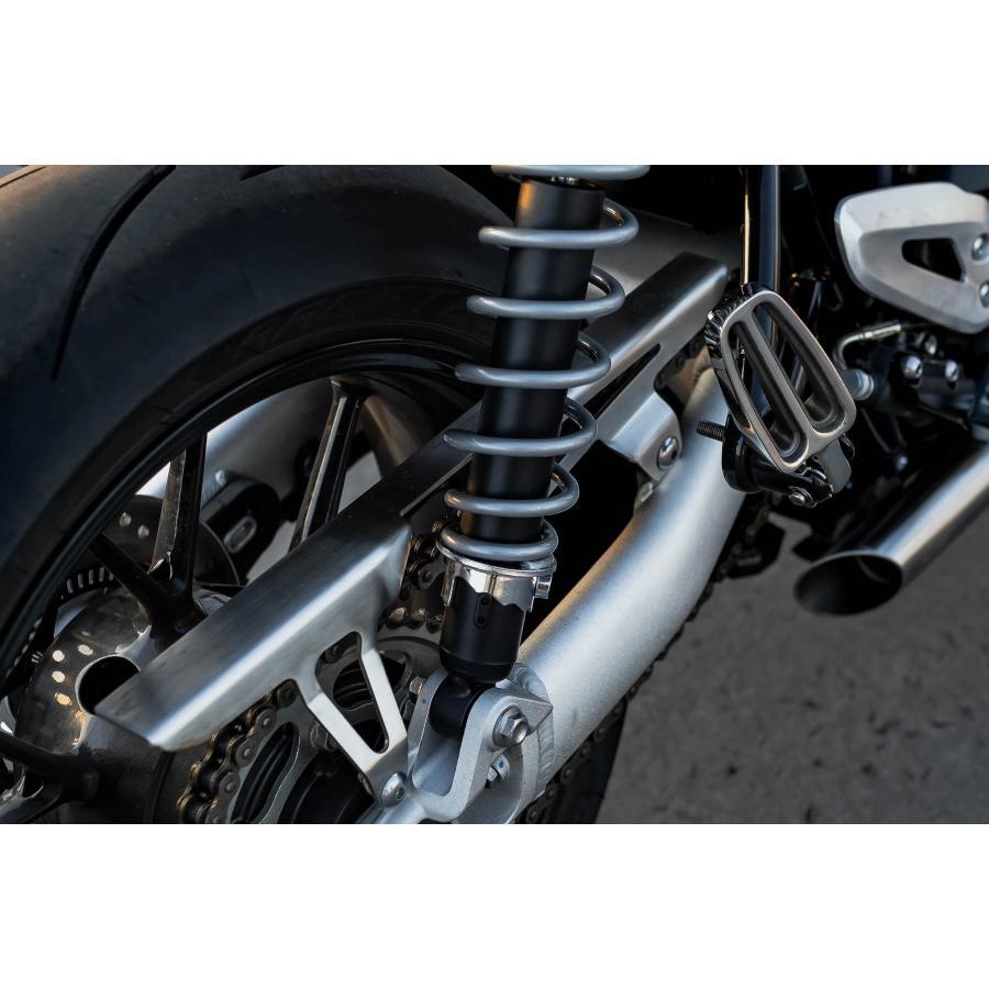 Motone(モートーン) チェーンガード GLADIUS ブラッシュ スラクストン Thruxton/R/RS Speed Twin CSS016 |  | 02