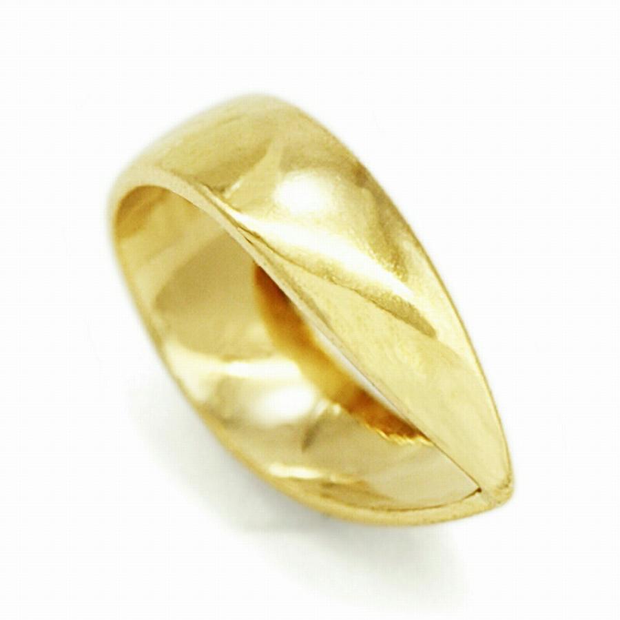 K18 18金無垢 イエローゴールド 極太 バチカン 縦13mm 横8mm Amazon.co.jp: [ルビイ] イエローゴールド K18 甲丸バチカン 口