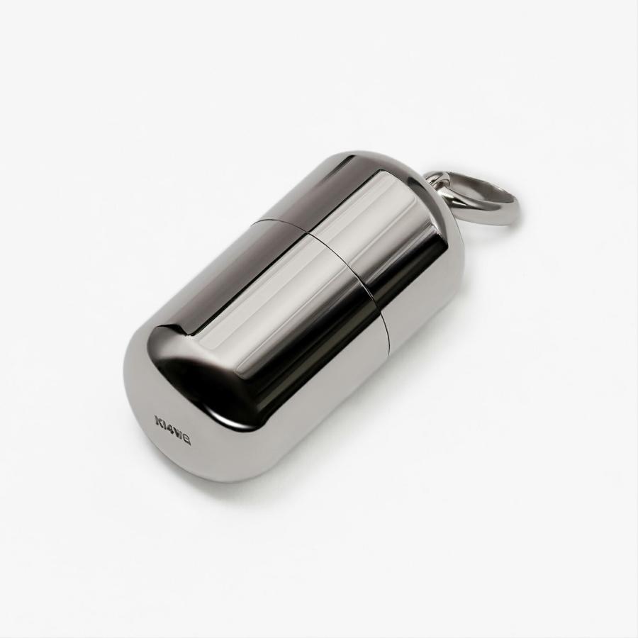 ペンダントトップ 14金 ホワイトゴールド 筒型のネジ式ロケット